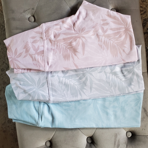 3 pair bundle of Desaree leggings - Picture 11 of 11